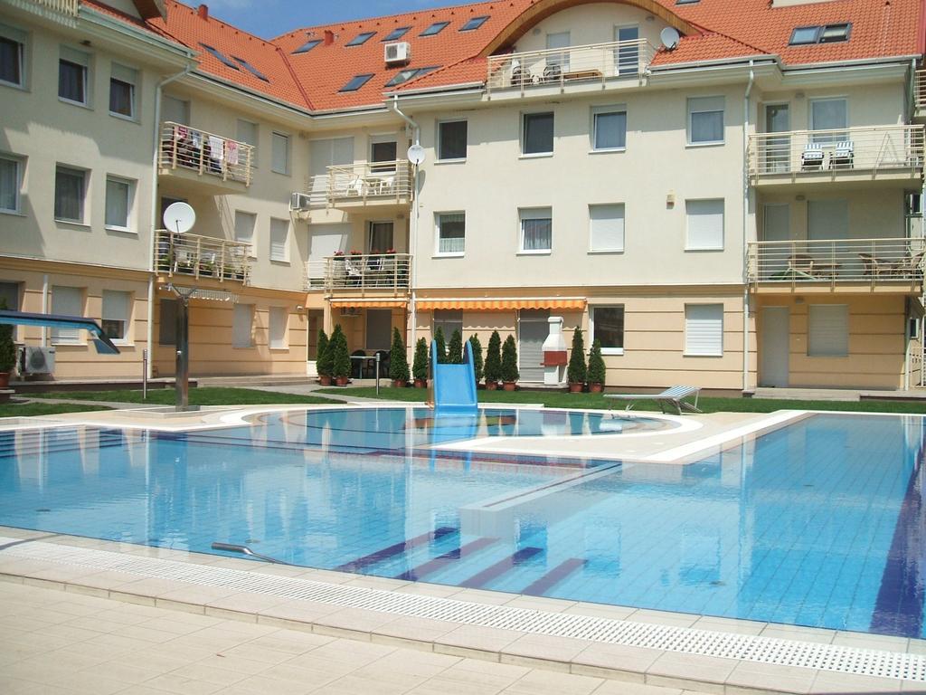 Aqua Wellness Apartments Hajdúszoboszló Szoba fotó